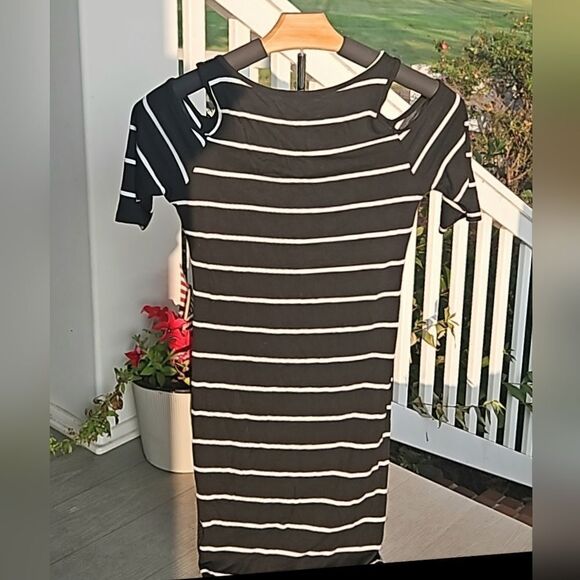 ACEMI striped bodycon cold shoulder dress - Picture 6 of 6